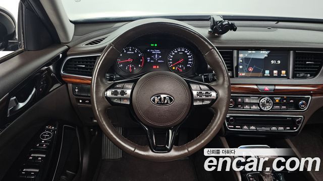 Kia K7 2016 — photo 18