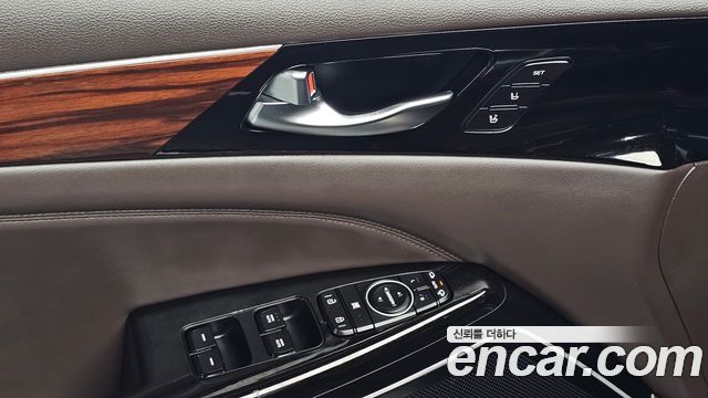 Kia K7 2016 — photo 31