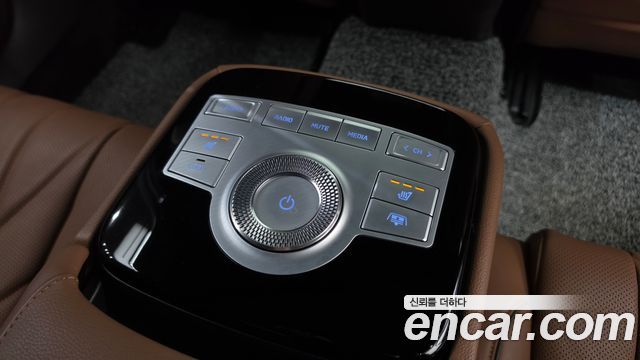 Genesis G80 2022 — photo 32