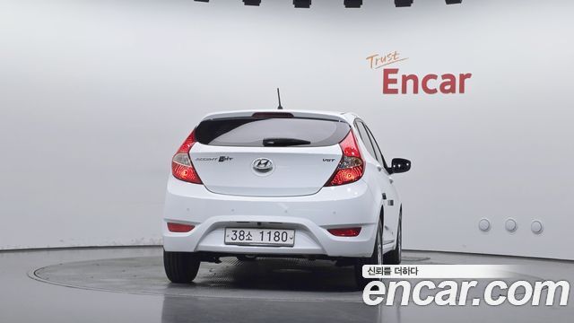 Hyundai Accent 2014 — photo 4