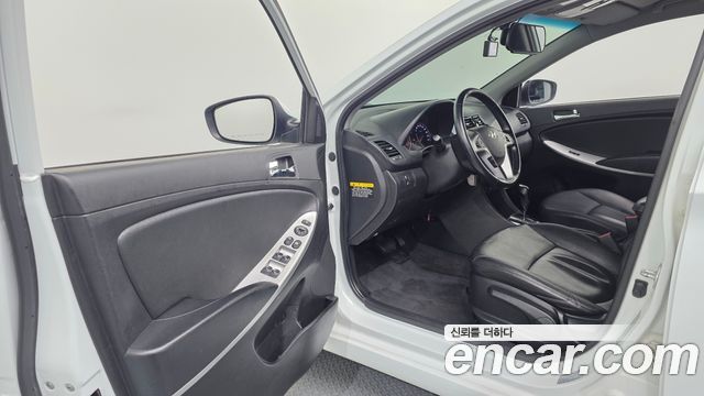 Hyundai Accent 2014 — photo 10