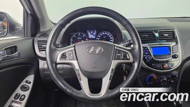 Hyundai Accent 2014 — photo 12