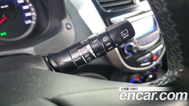 Hyundai Accent 2014 — photo 18