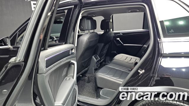 Volkswagen Tiguan 2023 — photo 11
