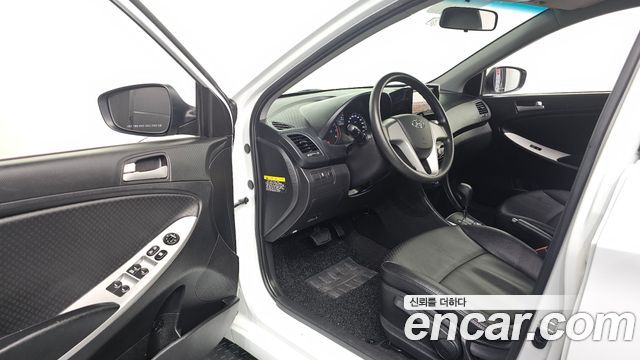 Hyundai Accent 2014 — photo 13