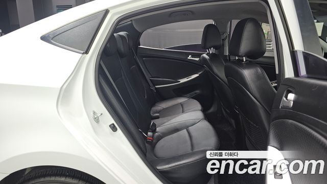 Hyundai Accent 2014 — photo 17