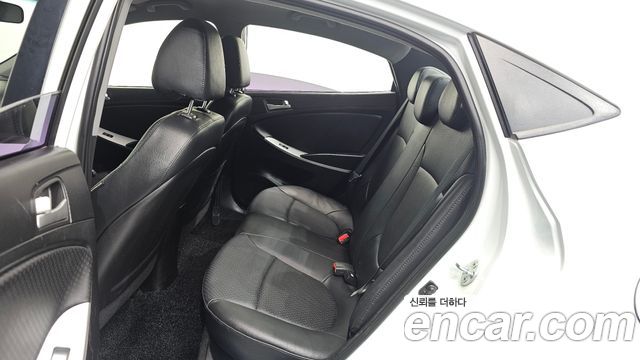 Hyundai Accent 2014 — photo 18