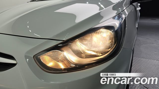 Hyundai Accent 2014 — photo 8