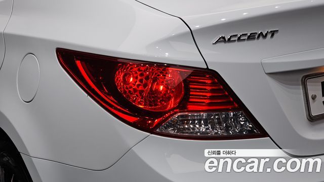 Hyundai Accent 2014 — photo 9