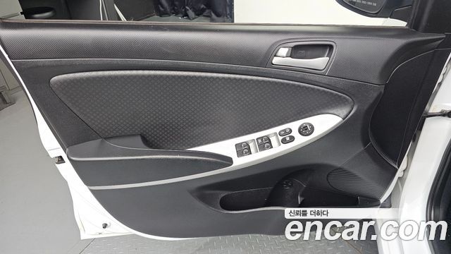 Hyundai Accent 2014 — photo 14