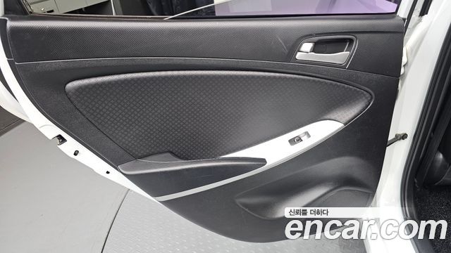 Hyundai Accent 2014 — photo 15