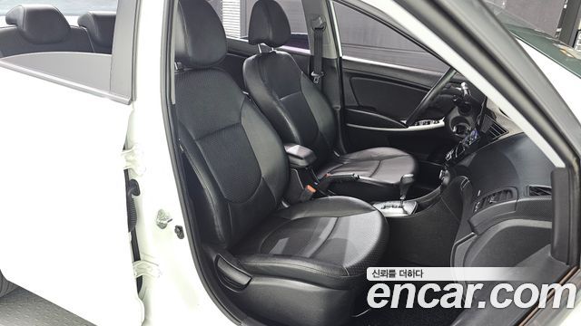 Hyundai Accent 2014 — photo 16
