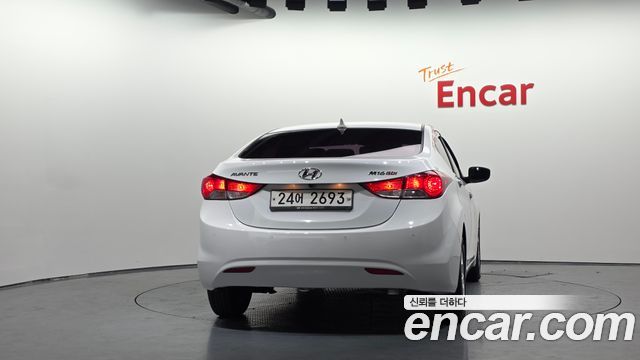Hyundai AVANTE 2012 — photo 4