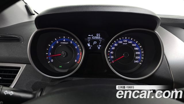 Hyundai AVANTE 2012 — photo 11