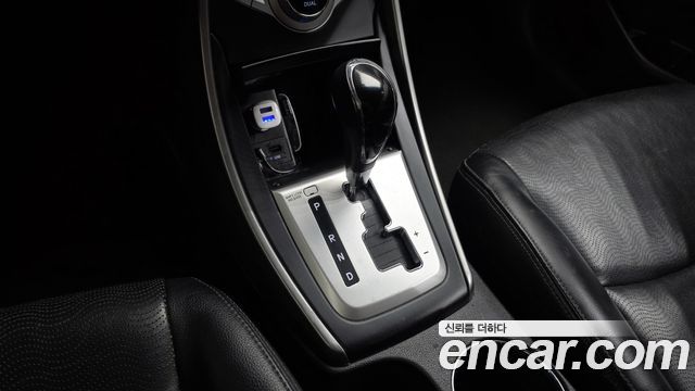 Hyundai AVANTE 2012 — photo 12