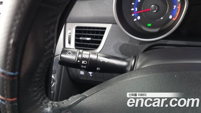 Hyundai AVANTE 2012 — photo 21