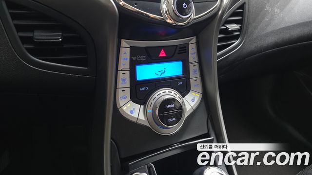 Hyundai AVANTE 2012 — photo 23