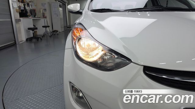 Hyundai AVANTE 2012 — photo 8