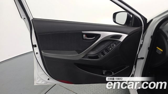 Hyundai AVANTE 2012 — photo 14
