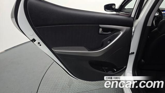 Hyundai AVANTE 2012 — photo 15