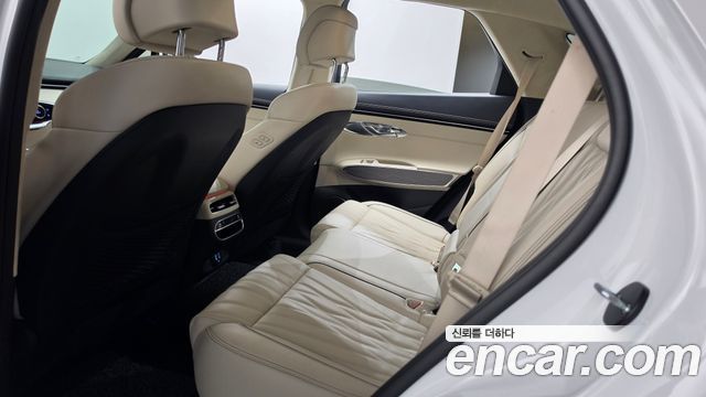 Genesis GV70 2022 — photo 17
