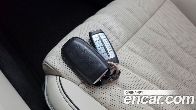 Genesis GV70 2022 — photo 22