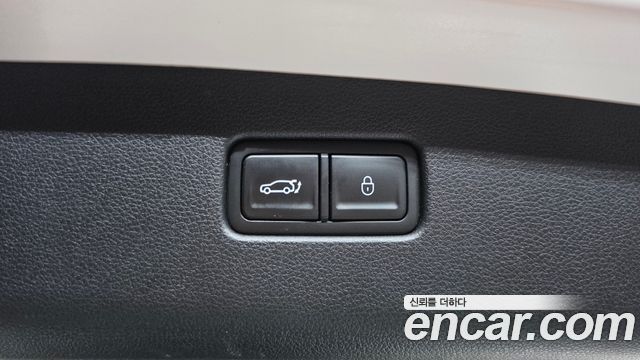 Genesis GV70 2022 — photo 24