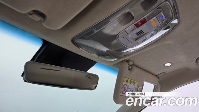Genesis GV70 2022 — photo 26