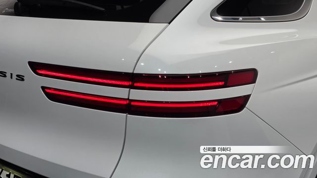 Genesis GV70 2022 — photo 9