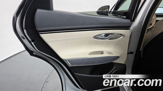 Genesis GV70 2022 — photo 15