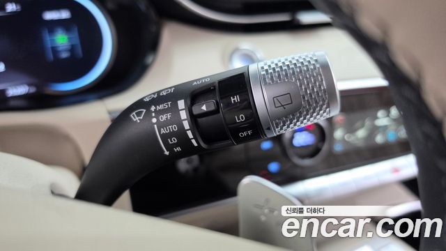 Genesis GV70 2022 — photo 27