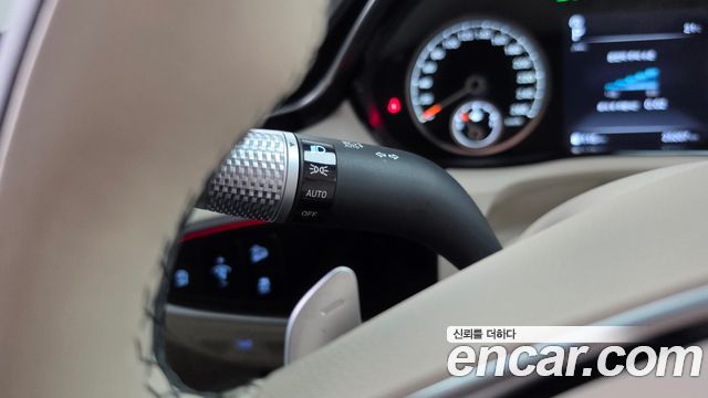 Genesis GV70 2022 — photo 28