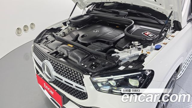 Mercedes-Benz GLE-Class 2025 — photo 6