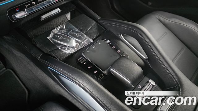 Mercedes-Benz GLE-Class 2025 — photo 17