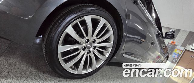 Genesis G80 2018 — photo 20