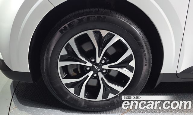 Kia Canival 2023 — photo 5