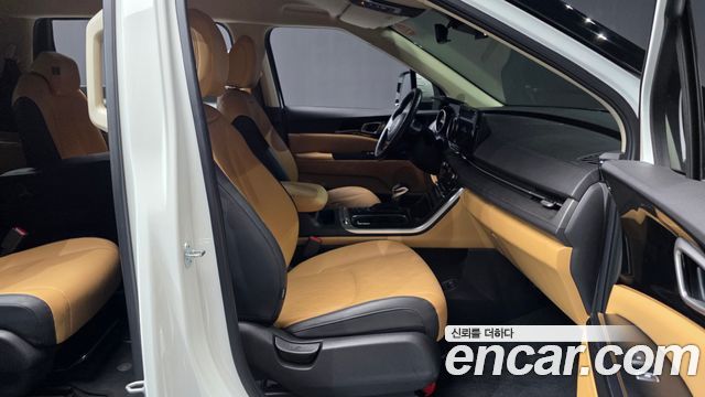 Kia Canival 2023 — photo 17