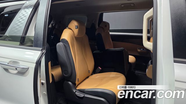 Kia Canival 2023 — photo 18