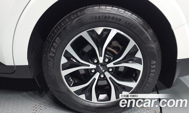 Kia Canival 2023 — photo 7