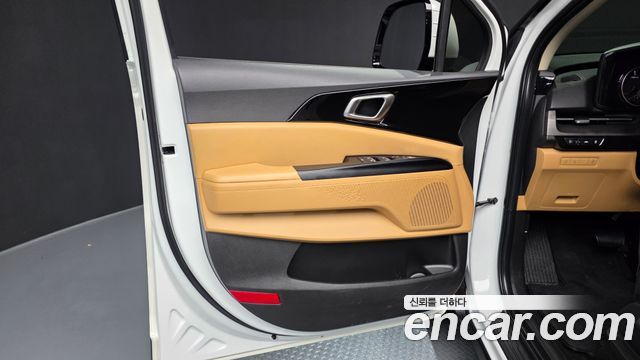 Kia Canival 2023 — photo 14