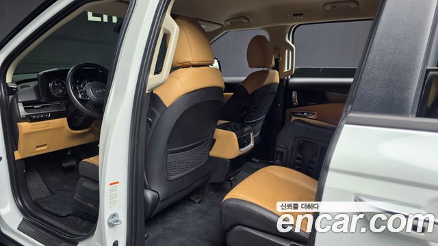 Kia Canival 2023 — photo 16