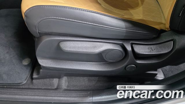 Kia Canival 2023 — photo 31