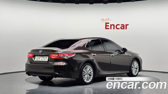 Toyota Camry 2018 — photo 2