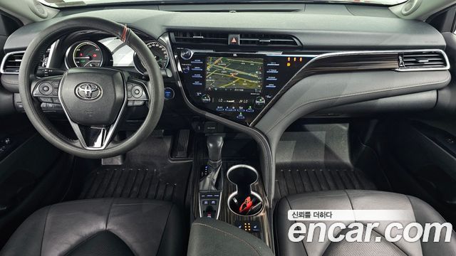 Toyota Camry 2018 — photo 10