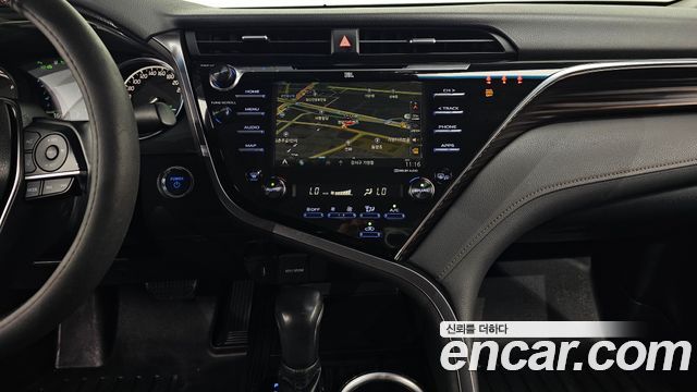 Toyota Camry 2018 — photo 20