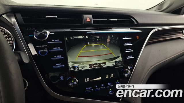 Toyota Camry 2018 — photo 21