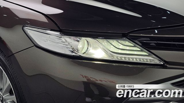 Toyota Camry 2018 — photo 8
