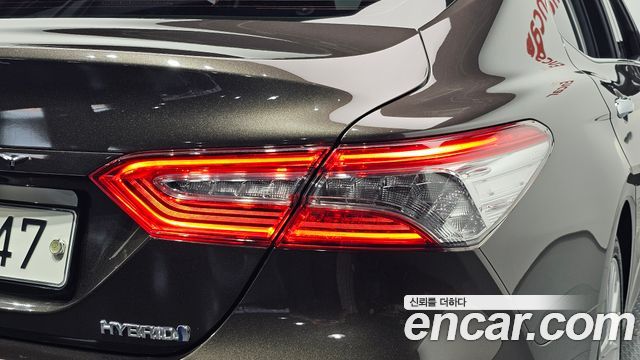 Toyota Camry 2018 — photo 9