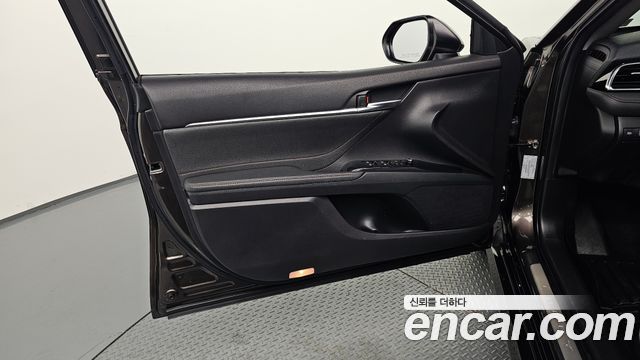 Toyota Camry 2018 — photo 14