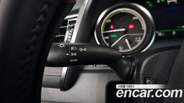 Toyota Camry 2018 — photo 30